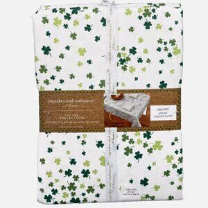 Green Shamrocks Tablecloth 60x104 Scattered Clover St Patricks Day Easy Care NEW